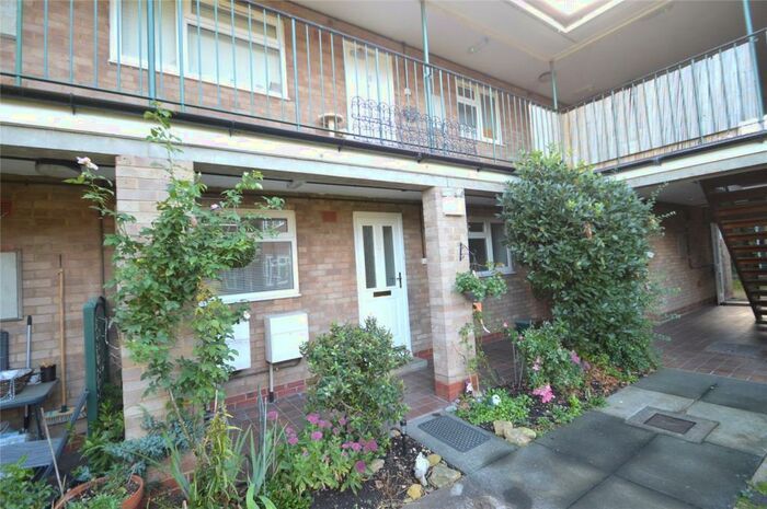 1 Bedroom Maisonette To Rent In Woodman Court, Stratford-upon-Avon, Warwickshire, CV37