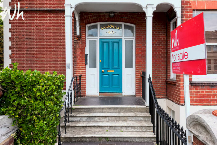 1 Bedroom Ground Flat To Rent In Sackville Road, Hove, BN3