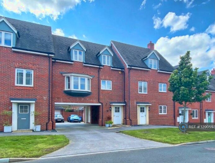 3 Bedroom End Of Terrace House To Rent In Jubilee Drive, Church Crookham, Fleet, GU52