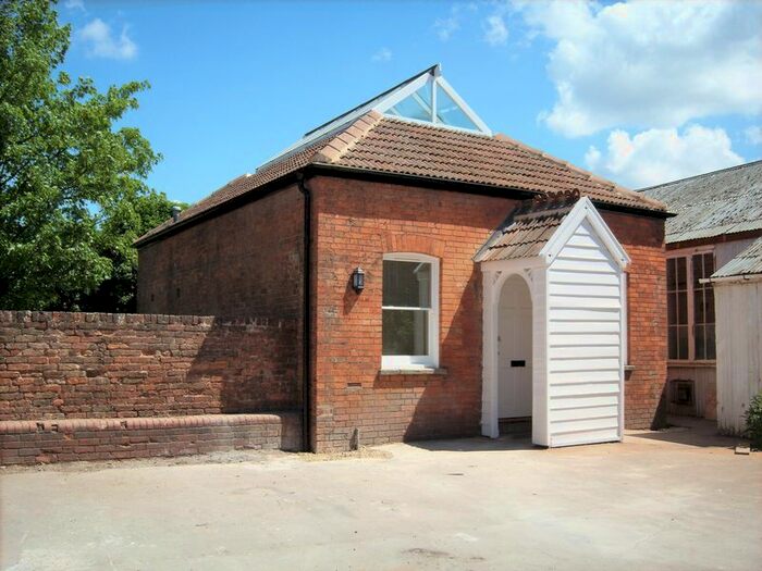 2 Bedroom Detached House To Rent In Blake Street, Bridgwater, TA6