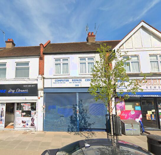 2 Bedroom Flat To Rent In Woodhouse Road, London, N12