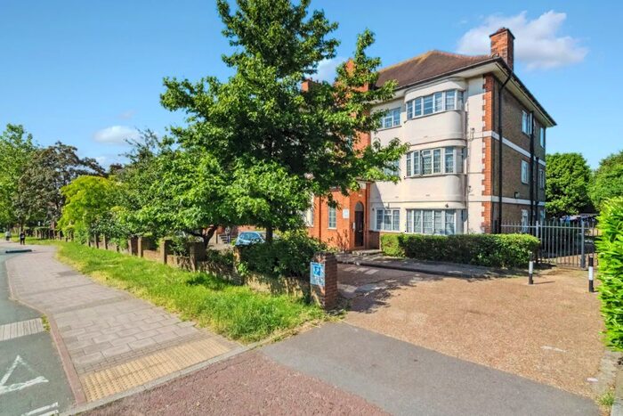 2 Bedroom Flat To Rent In Alexandra Avenue, Rayners Lane, Harrow, HA2