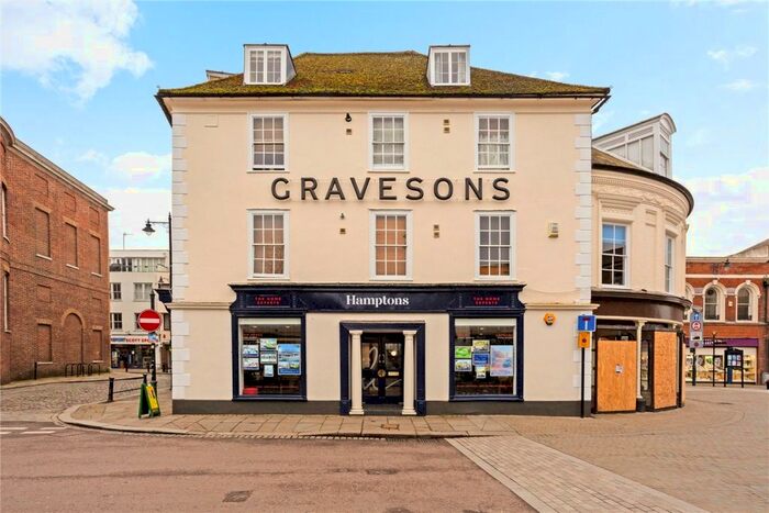 2 Bedroom Flat To Rent In Market Place, Hertford, SG14