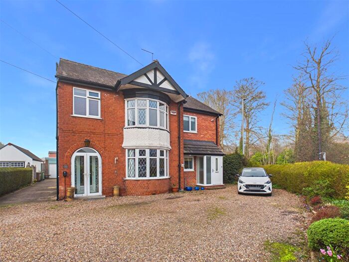 4 Bedroom Detached House For Sale In West End Road, Cottingham, HU16