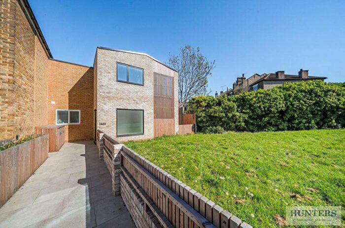 3 Bedroom End Terrace House For Sale In Bracondale Road, Abbey Wood, SE2