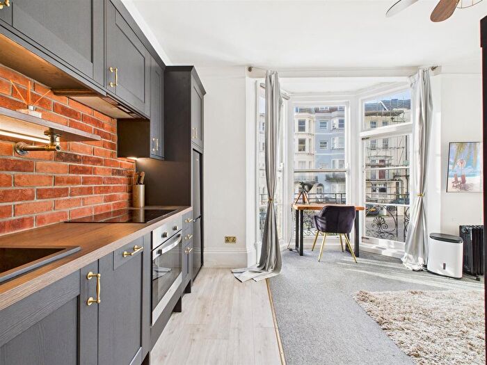 Studio To Rent In Lower Rock Gardens, Brighton, BN2
