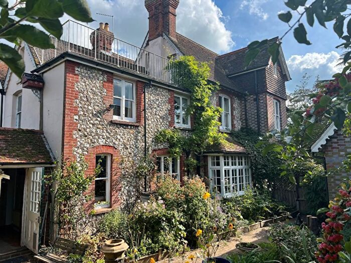 6 Bedroom Semi Detached House For Sale In Station Road, Steyning, BN44