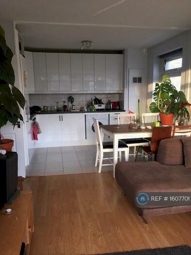 2 Bedroom Flat To Rent In Friern Road, London, SE22