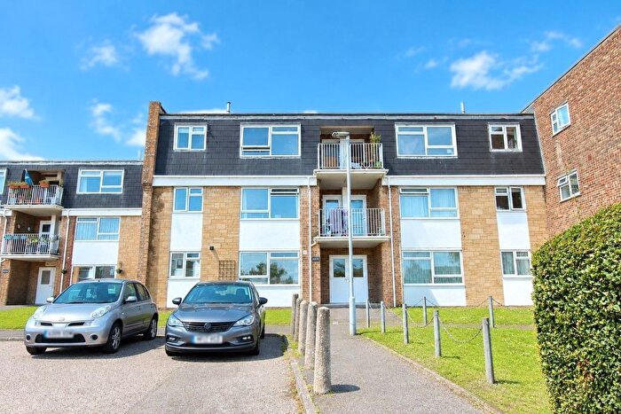 2 Bedroom Flat For Sale In Manton Road, Hamworthy, Poole, Dorset, BH15