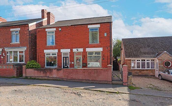 3 Bedroom Semi-Detached House For Sale In Hepthorne Lane, North Wingfield, Chesterfield, S42