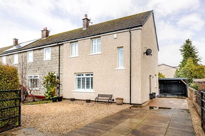 3 Bedroom End Of Terrace House For Sale In Shandon Brae, Alexandria, Dunbartonshire, G83