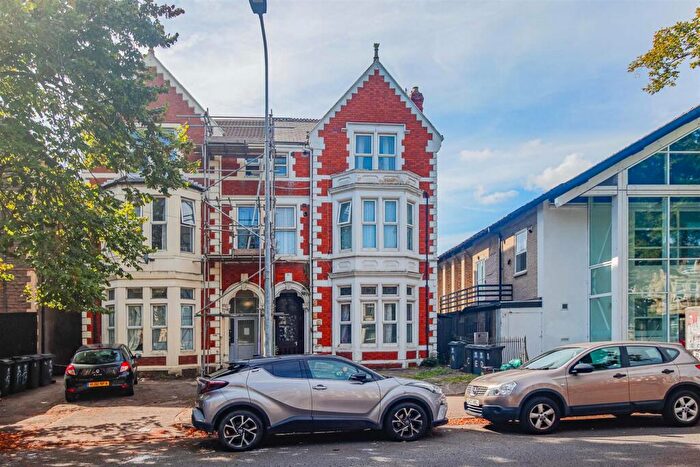 3 Bedroom Private Halls To Rent In Richmond Road, Roath, CF24