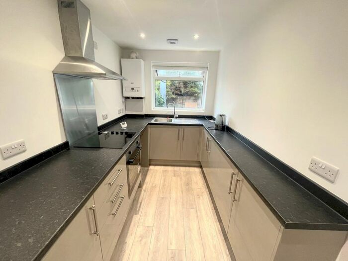 2 Bedroom Maisonette To Rent In Rock Drive, The Park Estate, NG7