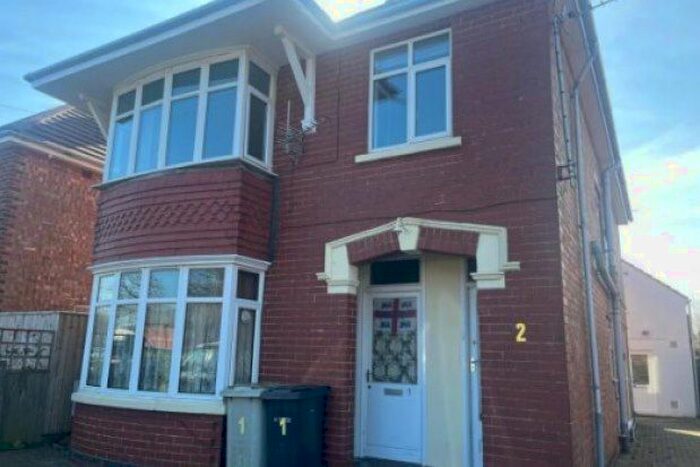 1 Bedroom Flat To Rent In Lawn Avenue, Skegness, PE25