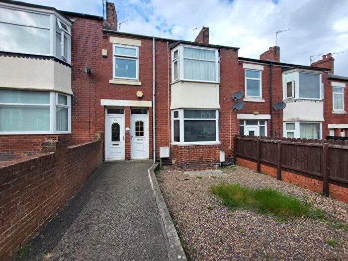 2 Bedroom Flat To Rent In Axwell Terrace, Swalwell, Newcastle Upon Tyne, NE16
