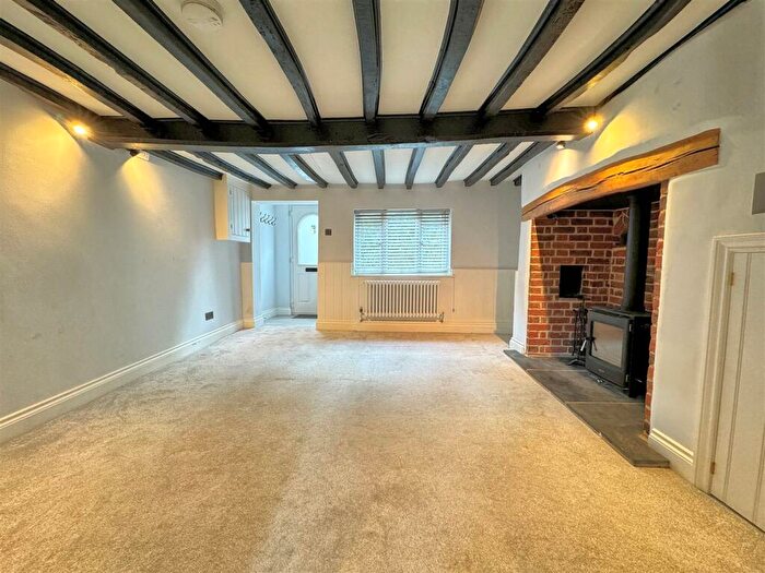 2 Bedroom Cottage To Rent In Terrick Row, Terrick, HP17