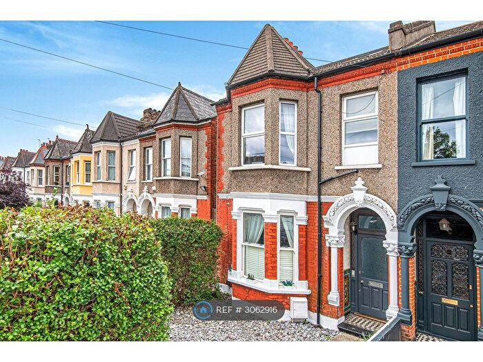 2 Bedroom Flat To Rent In Streatham, London, SW16