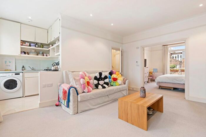 1 Bedroom Terraced House To Rent In Chalcot Square, Primrose Hill, NW1