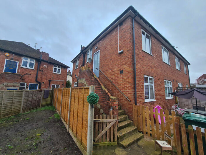 2 Bedroom Flat To Rent In St. Wilfrids Close, New Barnet, EN4