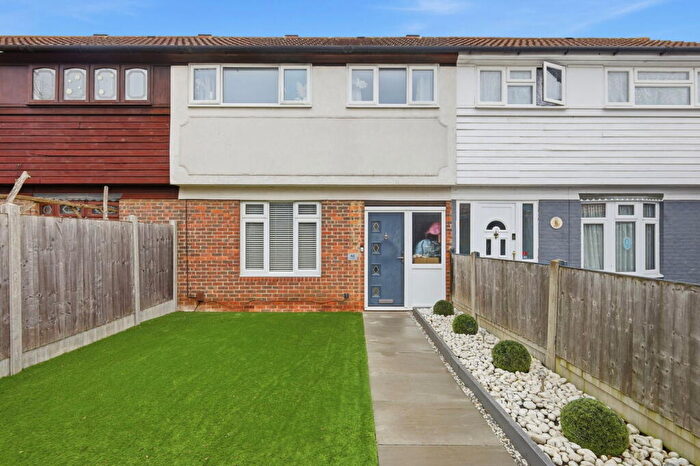 2 Bedroom Terraced House For Sale In Parkside, Basildon, SS13