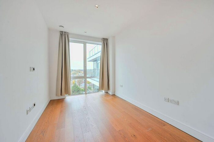 2 Bedroom Flat To Rent In Dickens Yard, Ealing Broadway, London, W5