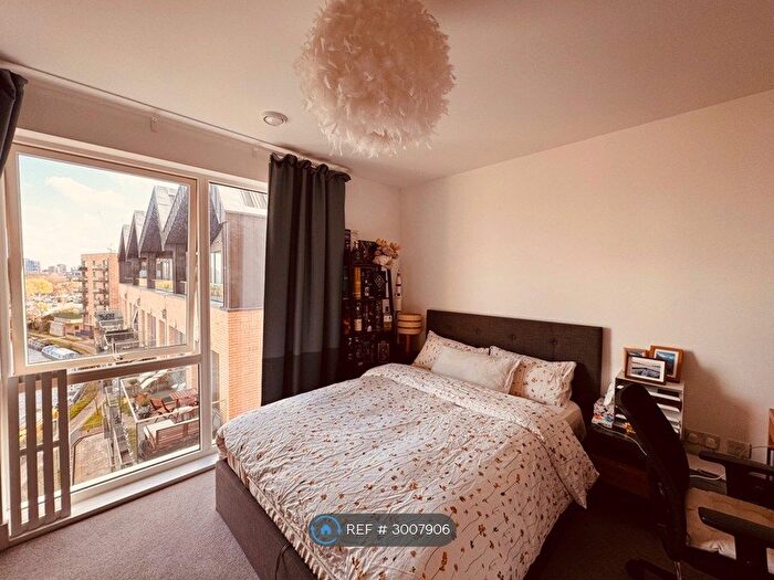 1 Bedroom Flat To Rent In Thorpe Court, London, E3