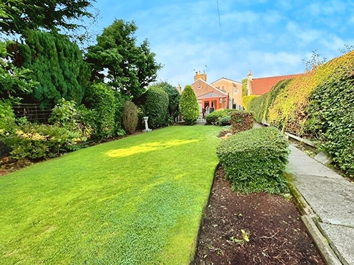 3 Bedroom End Of Terrace House For Sale In Milton Brae, Milton Of Balgonie, Glenrothes, KY7