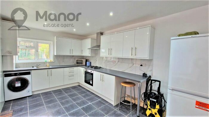 4 Bedroom Terraced House To Rent In Sheridan Road, Manor Park, E12
