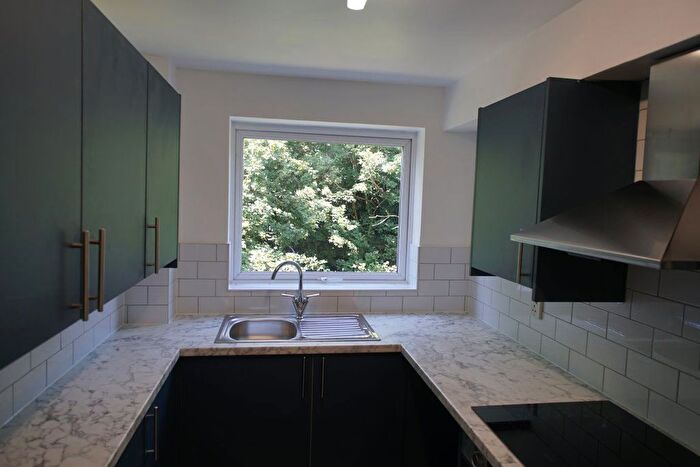 1 Bedroom Flat To Rent In Dellow Close, Newbury Park, Essex, IG2