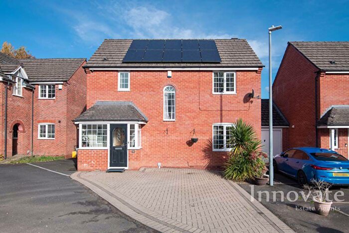 3 Bedroom Link Detached House For Sale In Bowling Green Drive, Smethwick, B67