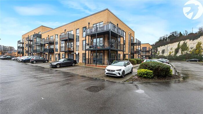 2 Bedroom Flat For Sale In Hillier Crescent, Northfleet, Gravesend, Kent, DA11