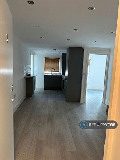 1 Bedroom Flat To Rent In Hoe Street, London, E17