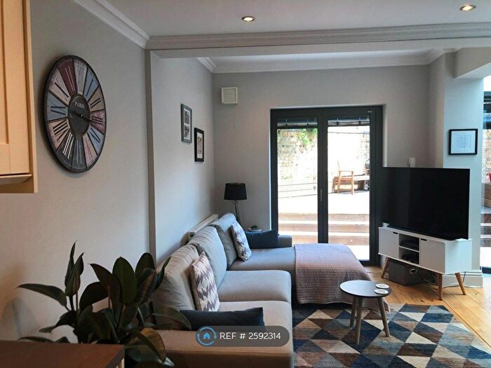 2 Bedroom Flat To Rent In Chippenham Road, London, W9