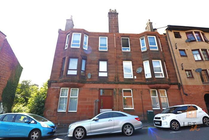 1 Bedroom Flat To Rent In Queen Street, Paisley, PA1