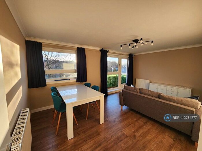 2 Bedroom Flat To Rent In Longstone Park, Edinburgh, EH14