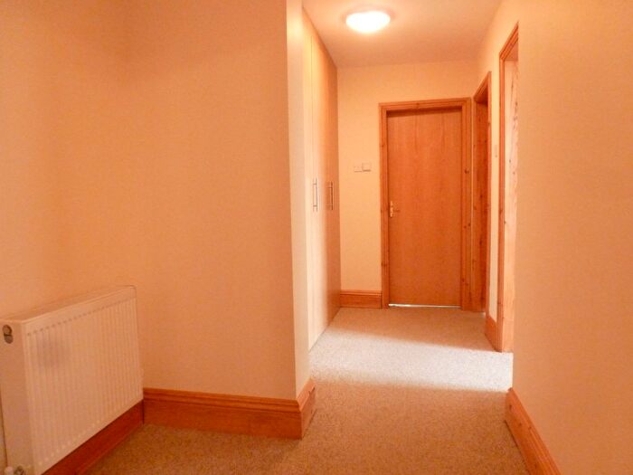 2 Bedroom Flat To Rent In Bridge Street, Ramsbottom, Bury, BL0