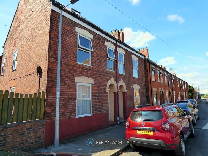 2 Bedroom Semi-Detached House To Rent In Field Street, Hull, HU9