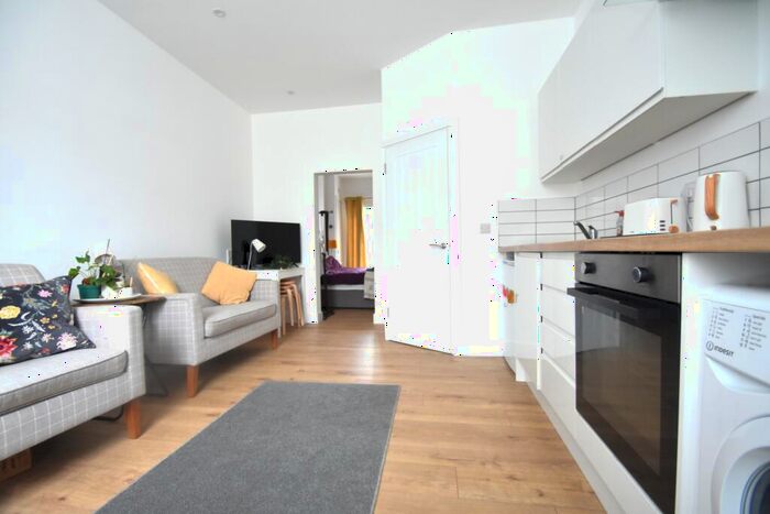 1 Bedroom Flat To Rent In Victoria Road South, Southsea, PO5
