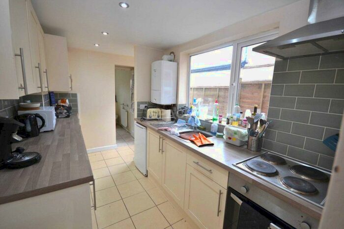 3 Bedroom Terraced House To Rent In Crescent Road, Reading, Berkshire, RG1