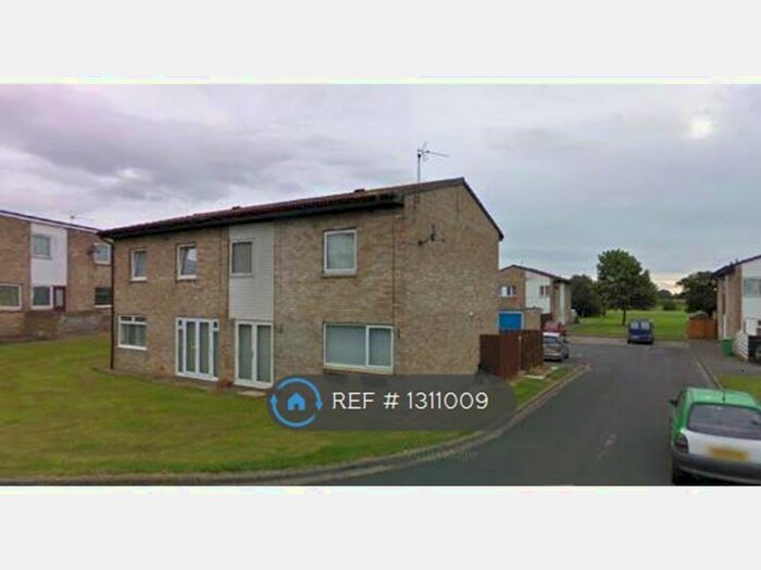 3 Bedroom Semi-Detached House To Rent In Tindale Green, Newton Aycliffe, DL5