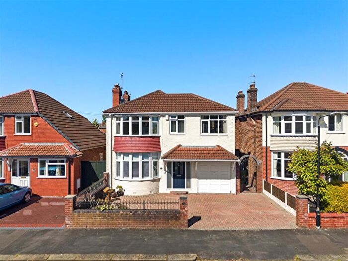 4 Bedroom Detached House For Sale In Avonlea Road, Sale, M33