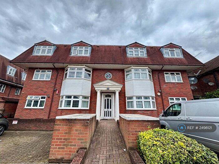 2 Bedroom Flat To Rent In Berkeley Court, London, NW4