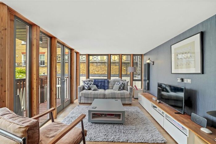 2 Bedroom Flat To Rent In Percy Street, Fitzrovia, London, W1T