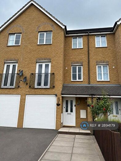 3 Bedroom Terraced House To Rent In Whitfield Crescent, Dartford, DA2