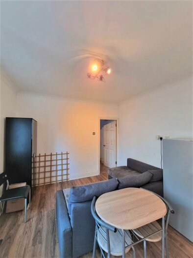 1 Bedroom Flat To Rent In Headstone Road, Harrow, HA1