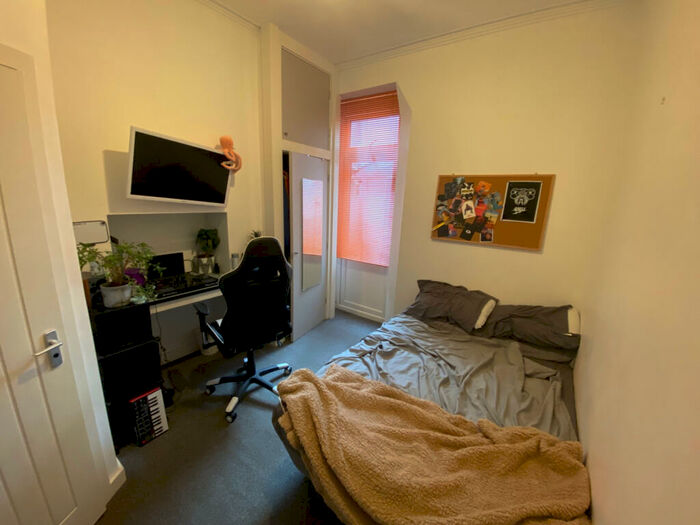 7 Bedroom Terraced House To Rent In Mackintosh Place, Cardiff, CF24