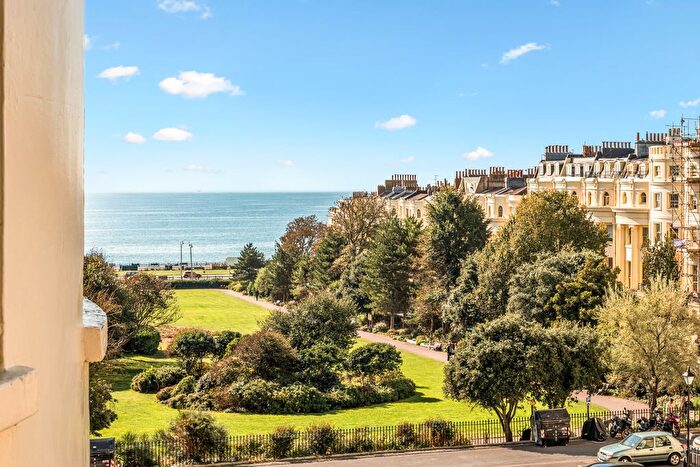 2 Bedroom Flat To Rent In Brunswick Place, Hove, BN3