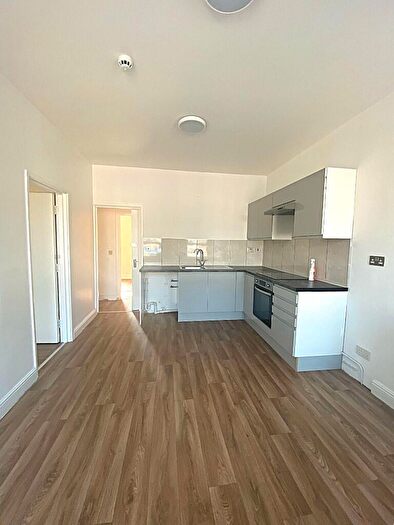 2 Bedroom Flat To Rent In Penarth Road, Cardiff(City), CF11