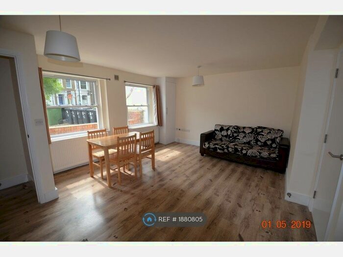 2 Bedroom Flat To Rent In Hanley Road, London Islington, N4