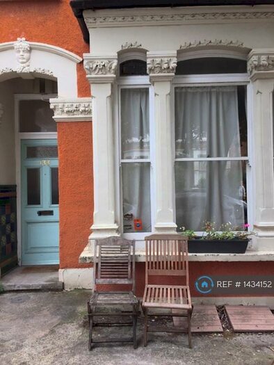 3 Bedroom Flat To Rent In Clissold Crescent, London, N16
